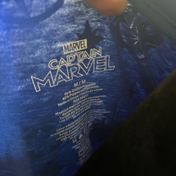 MARVEL CAPTAIN MARVEL BLUE AVENGER MENS TEE IN BLUE SIZE MEDIUM *Marvel Fans! - Picture 9 of 9